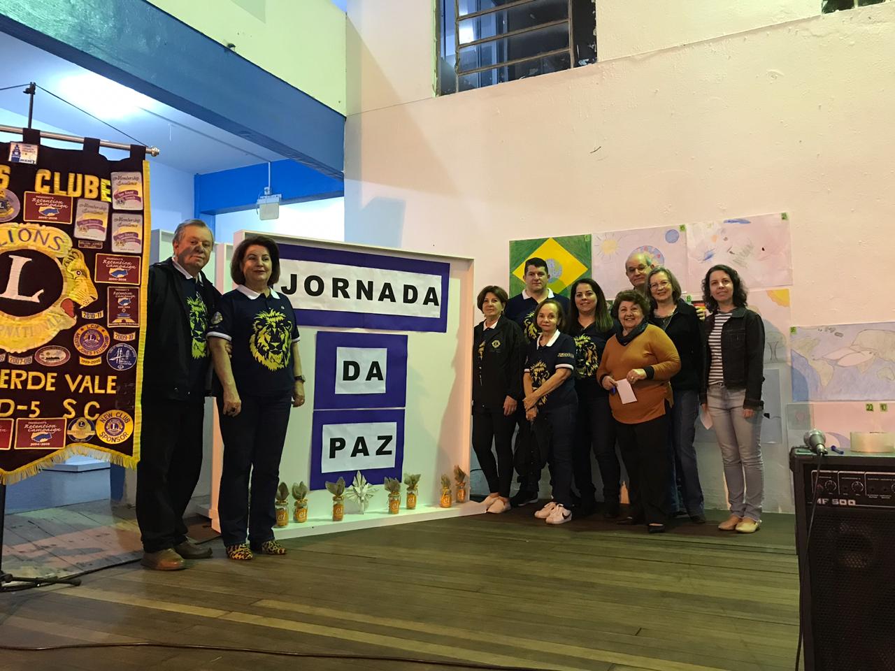 Lions Clube Itajaí Verde Vale em campanha ‘Cartaz da Paz’
